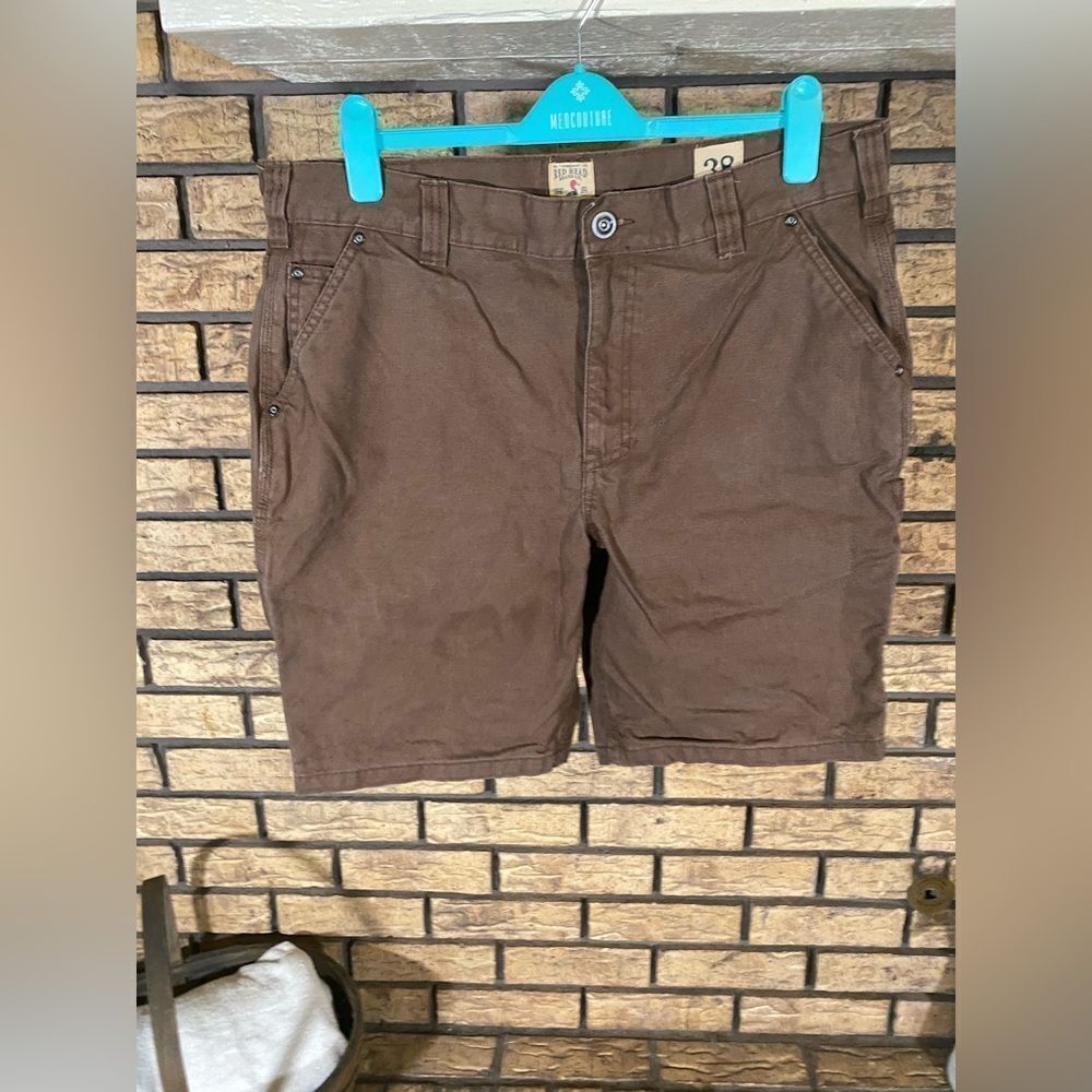 ‎Red head brown shorts